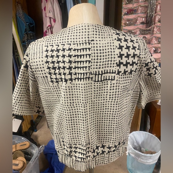 Cabi, NWT, Short  Sleeve Bomber Jacket, Medium - Picture 2 of 5